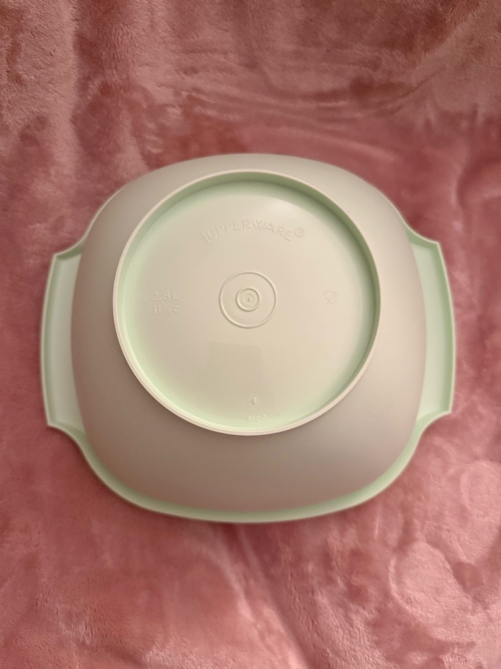 💚Tupperware Servalier Bowl Mint Green 2.8L/ 11 3/4 cups mix prep store serve NEW - Picture 6 of 9